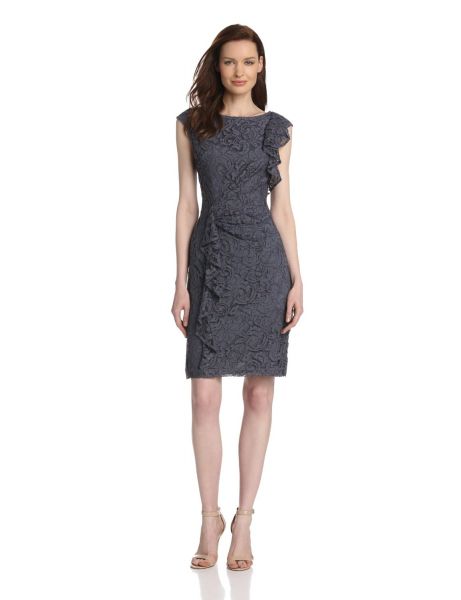 Vestido de renda Ruffle-Front de Adrianna Papell